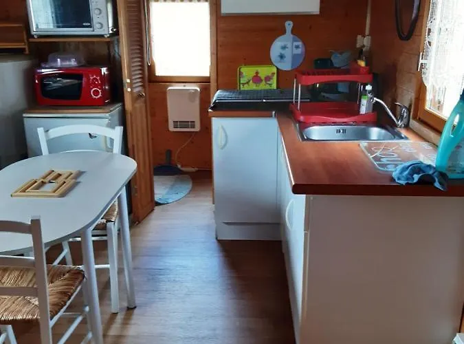 Insolite Chalet Saint-Georges-de-Livoye